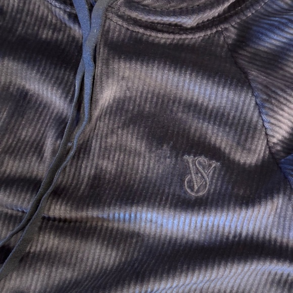 Victoria Secret Cropped Hoodie - Picture 2 of 3